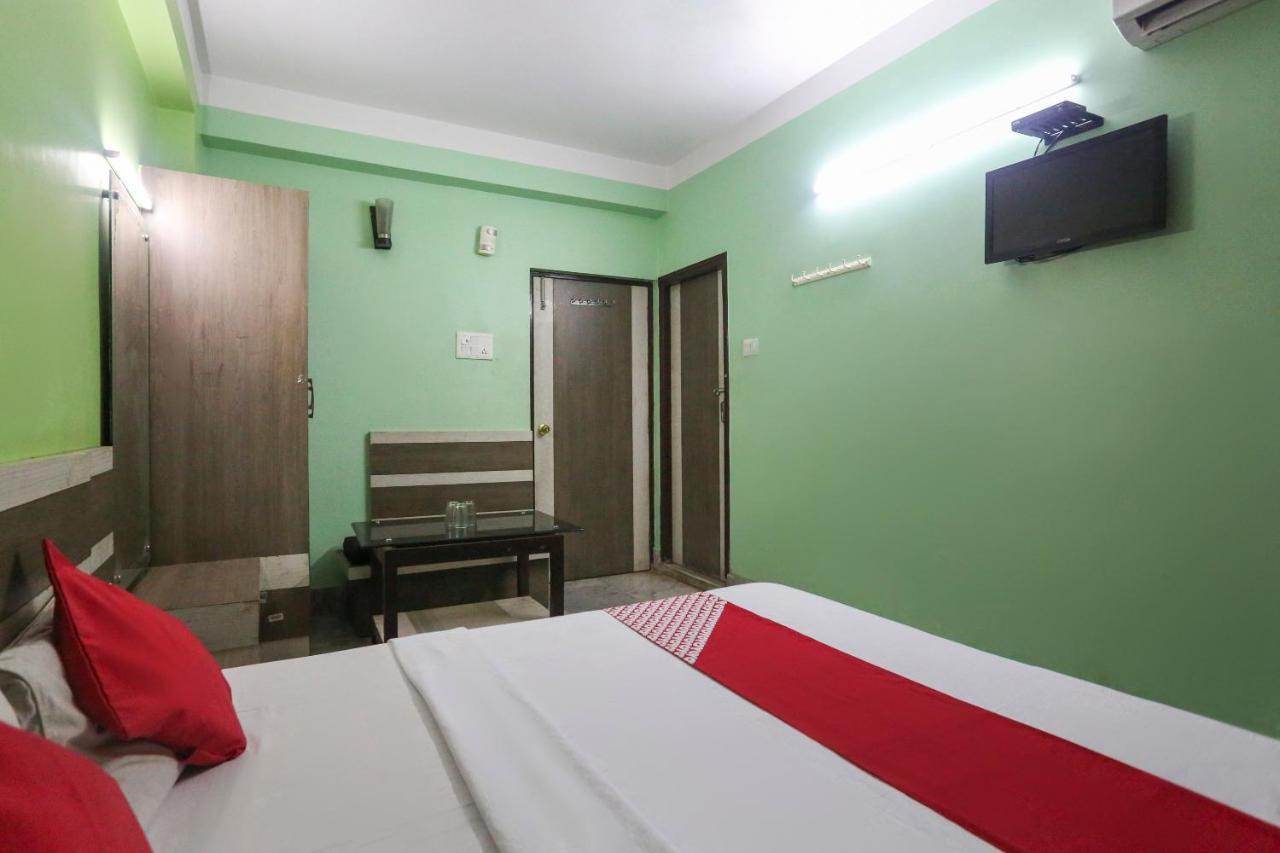 Oyo 60609 Hotel Tanushree Rampurhat エクステリア 写真